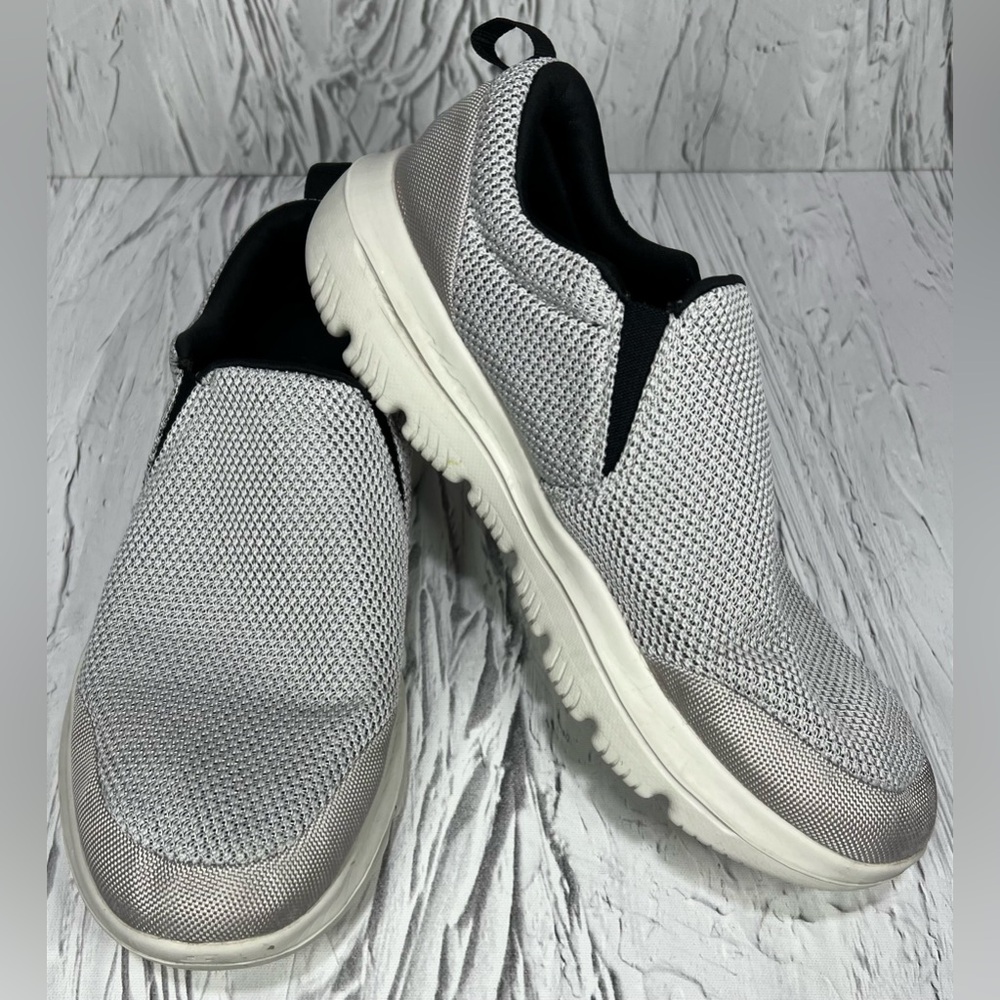 Skechers Men's 10 Performance Ultra Go Walk Evolution  Light Gray 54738